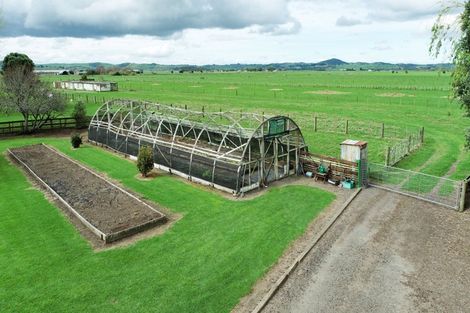 Photo of property in 76 Robertson Road, Ruawai, 0591