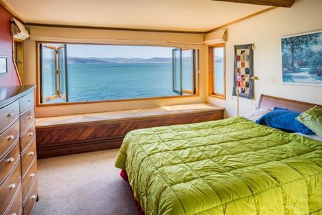 Photo of property in 415 Marine Drive, Mahina Bay, Lower Hutt, 5013