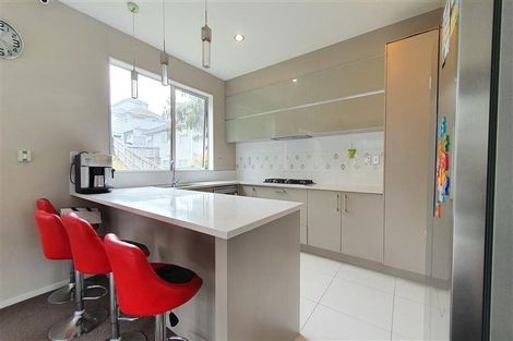 Photo of property in 27 Mulroy Place, Pinehill, Auckland, 0632