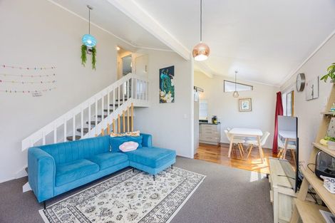 Photo of property in 1/4 Newstead Avenue, Browns Bay, Auckland, 0632