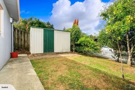 Photo of property in 1/39 Witheford Drive, Bayview, Auckland, 0629