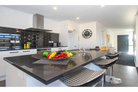 Photo of property in 22 Nellie Drive, Kumeu, 0810