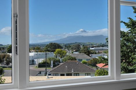 Photo of property in 215 Ngamotu Road, Spotswood, New Plymouth, 4310