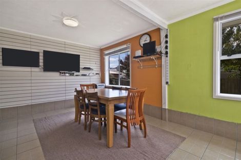Photo of property in 25 Lambeth Crescent, Northcote, Christchurch, 8052