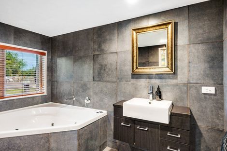 Photo of property in 125 Gloucester Street, Taradale, Napier, 4112