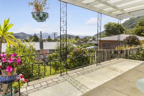 Photo of property in 52 Dorset Street, Picton, 7220