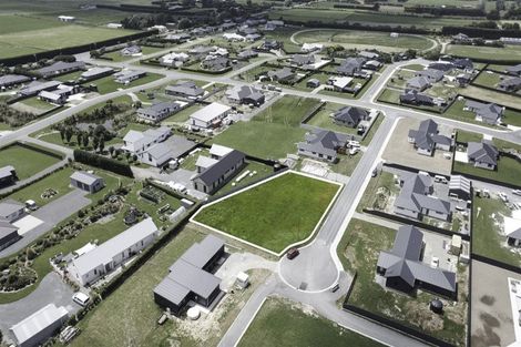 Photo of property in 20 Glenda Place, Seaward Bush, 9812