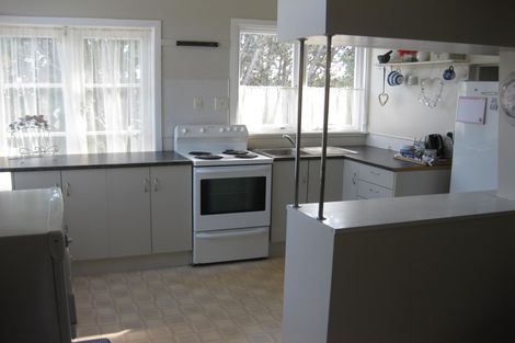 Photo of property in 23a Brian Crescent, Stanmore Bay, Whangaparaoa, 0932