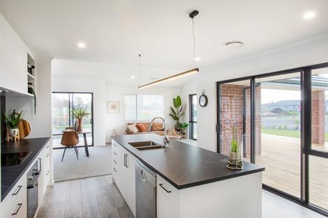 Photo of property in 54 Kitemaunga Avenue, One Tree Point, 0118