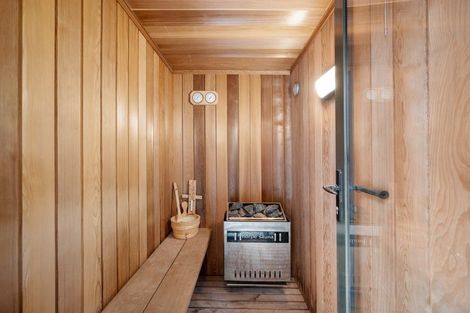 Photo of property in 98c Northland Road, Northland, Wellington, 6012