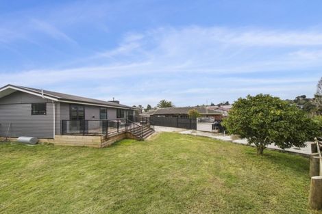 Photo of property in 147 Edgewater Drive, Pakuranga, Auckland, 2010