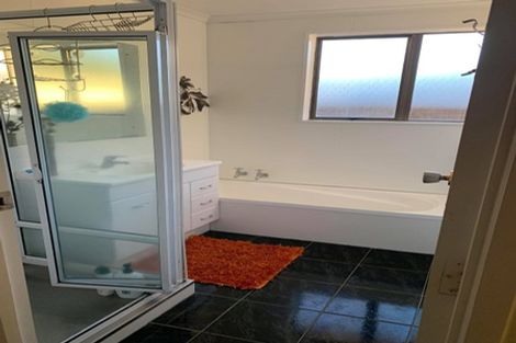 Photo of property in 9 Shamrock Street, Takaro, Palmerston North, 4412