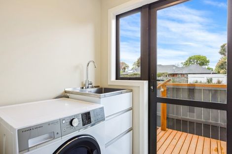 Photo of property in 2/104 Perry Street, Papanui, Christchurch, 8053
