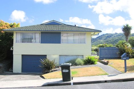 Photo of property in 35 Sunnyview Drive, Brown Owl, Upper Hutt, 5018