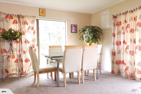 Photo of property in 35 Claverdon Drive, Massey, Auckland, 0614