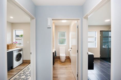 Photo of property in 2 Chestnut Close, Kelvin Grove, Palmerston North, 4414