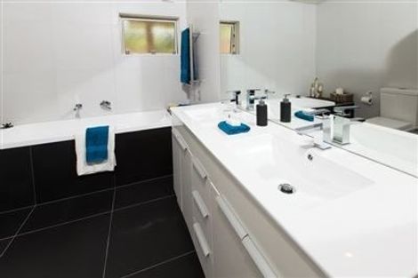 Photo of property in 95 Glenvar Road, Torbay, Auckland, 0630