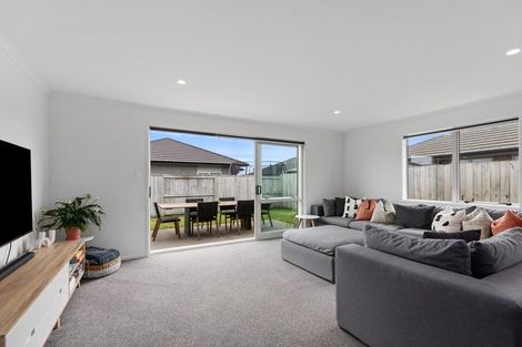 Photo of property in 19 Naeo Close, Papamoa Beach, Papamoa, 3118