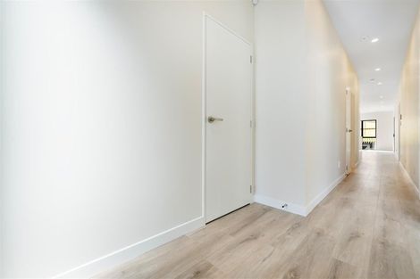 Photo of property in 42 Whakairo Crescent, Gulf Harbour, Whangaparaoa, 0930