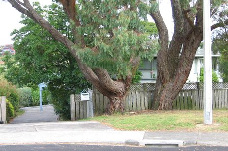 Photo of property in 16 Reynolds Place, Torbay, Auckland, 0630