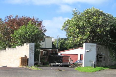 Photo of property in 15 Higham Ferrers Place, Red Beach, 0932