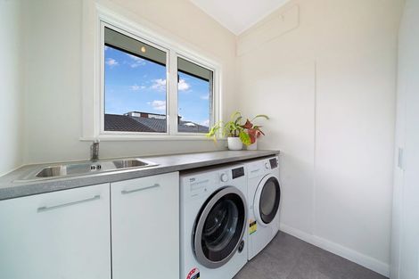 Photo of property in 54c Te Atatu Road, Te Atatu South, Auckland, 0610