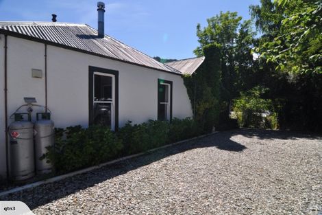 Photo of property in 2 Berkshire Street, Arrowtown, 9302