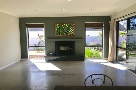 Photo of property in 68 Shelter Drive, Greenhithe, Auckland, 0632