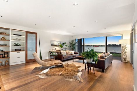 Photo of property in 8 Musick Point Road, Bucklands Beach, Auckland, 2012