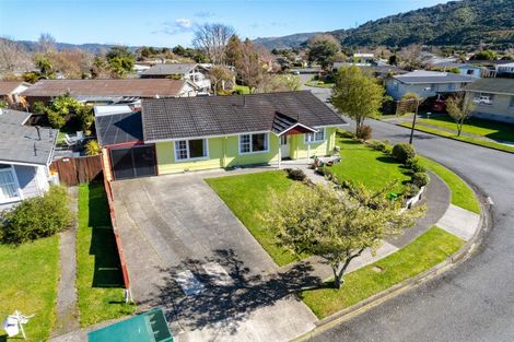 Photo of property in 2 Akron Grove, Totara Park, Upper Hutt, 5018