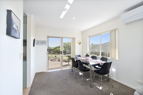 Photo of property in 4 Sandhurst Rise, Henderson, Auckland, 0612