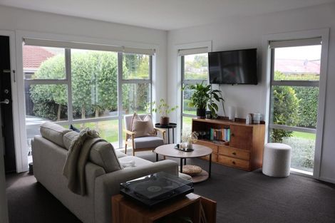 Photo of property in 2/74 Garreg Road, Bryndwr, Christchurch, 8052