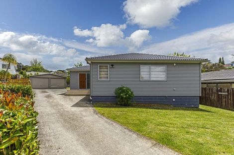Photo of property in 3 Julia Place, Totara Vale, Auckland, 0629