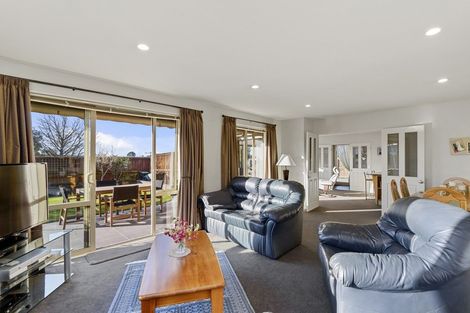 Photo of property in 16 Highwood Lane, Burnside, Christchurch, 8053