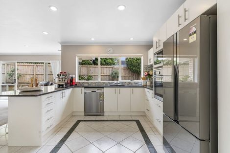 Photo of property in 11 Nathan Close, Somerville, Auckland, 2014