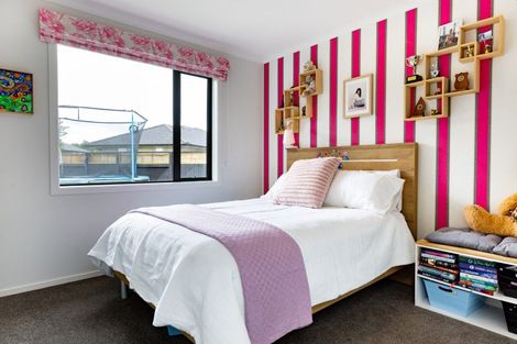 Photo of property in 35 Plescher Crescent, Leamington, Cambridge, 3432