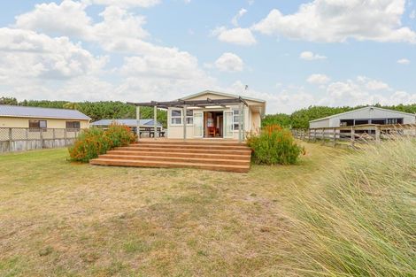 Photo of property in 37 Te Kiri Street, Himatangi Beach, Foxton, 4891