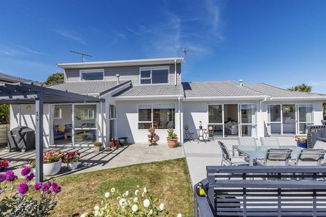 Photo of property in 2 Musket Lane, Whitby, Porirua, 5024