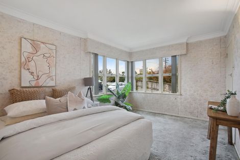 Photo of property in 16 Sylvan Crescent, Te Atatu South, Auckland, 0610