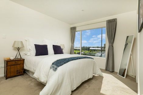 Photo of property in 165 Millwater Parkway, Silverdale, 0932