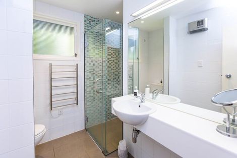 Photo of property in 24 Freemans Way, Pinehaven, Upper Hutt, 5019