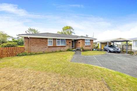 Photo of property in 115 Kitchener Road, Waiuku, 2123