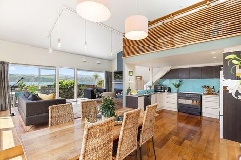 Photo of property in 118 Breaker Bay Road, Breaker Bay, Wellington, 6022