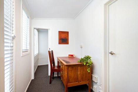 Photo of property in 6 Cameron Road, Bluff Hill, Napier, 4110