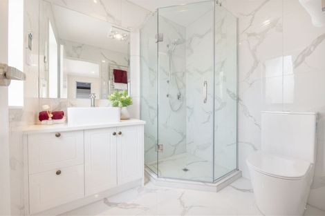 Photo of property in 3 Aklander Rise, Flat Bush, Auckland, 2019