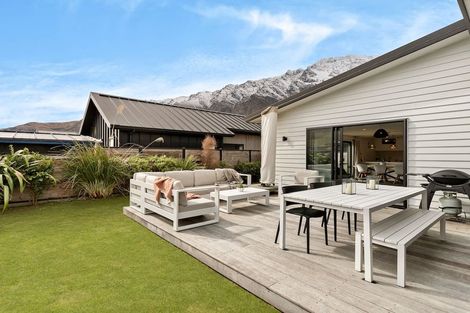 Photo of property in 13 Wheat Street, Jacks Point, Queenstown, 9371