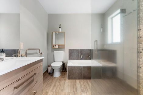 Photo of property in 42 Double Bay Road, Pyes Pa, Tauranga, 3112