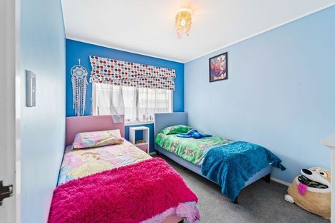 Photo of property in 122 Moire Road, West Harbour, Auckland, 0618