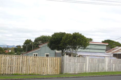 Photo of property in 7 Roy Terrace, Moturoa, New Plymouth, 4310