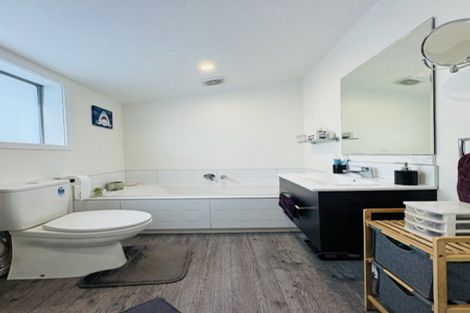 Photo of property in 5/20 Glanmire Road, Newlands, Wellington, 6037